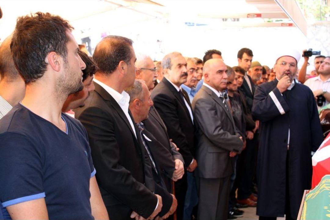 Kansere Yakalanan Polis G&ouml;zyaşları Arasında Toprağa Verildi