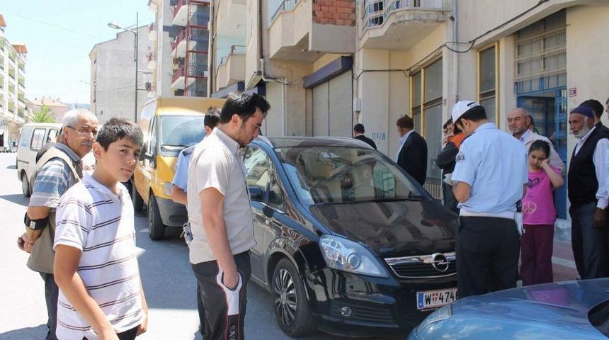 Zincirleme Trafik Kazası Maddi Hasara Yol A&ccedil;tı
