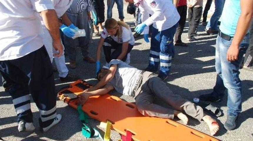 Motosikletler &Ccedil;arpıştı: 4 Yaralı