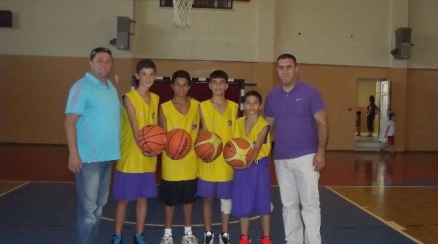 Akademispor’dan Banvit’e Dört Transfer