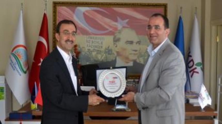 Milletvekili Yıldız&rsquo;a TKDK Ağrı İl Koordinat&ouml;rl&uuml;ğ&uuml;'nden Plaket