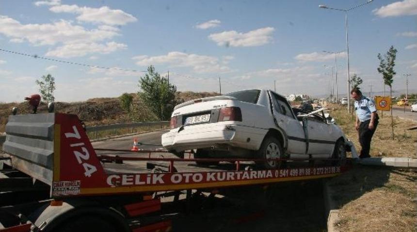 Afyonkarahisar&rsquo;da Trafik Kazası: 1 &Ouml;l&uuml;, 3 Yaralı
