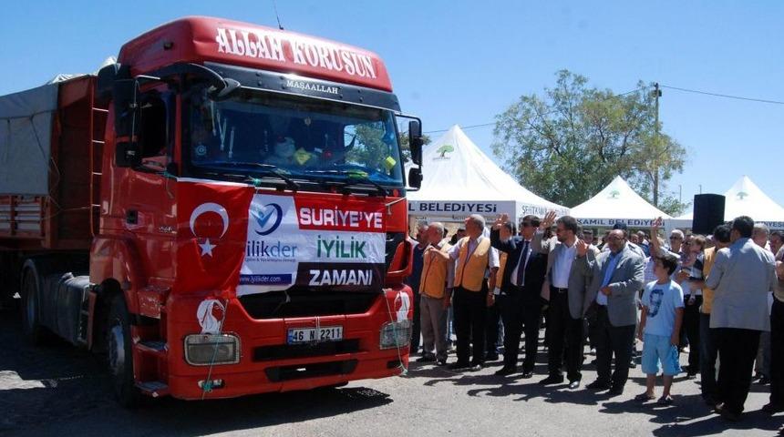 Gaziantep’ten Suriye’ye, Insani Yardım Malzemesi Taşıyan 26 TIR Yola Çıktı