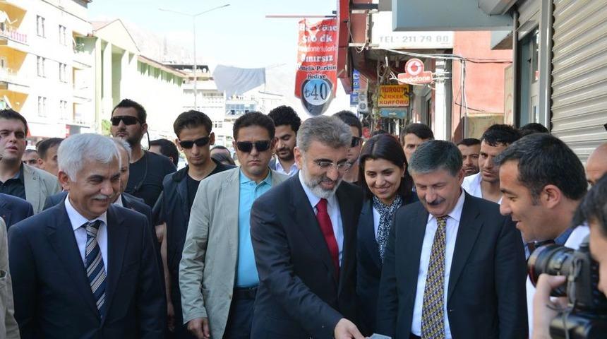 Bakan Yıldız: T&uuml;rk&uuml;, K&uuml;rd&uuml;, Arabı Hi&ccedil; Bir Şekilde Ayırt Edemeyiz