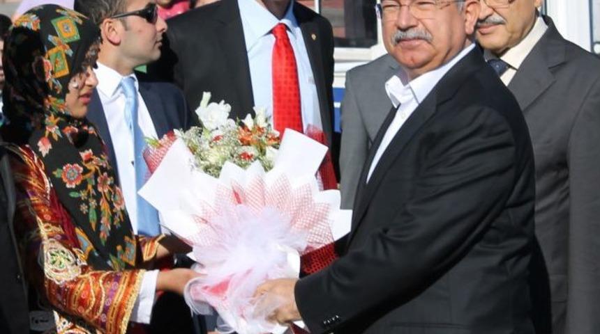 Bakan Yılmaz: Çözüm Sürecini Şarta Bağlamak Milletin Talebine Uygun Değil