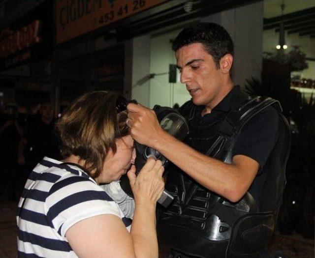 Gezi Parkı Eylemlerinde Gaz Maskesini Eylemciye Veren Polis Yaralandı