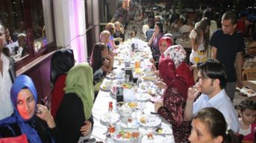 25 Sene Sonra Ramazan'da Bir Araya Geldiler