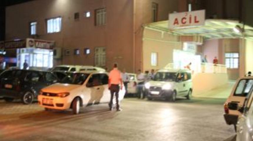 Adana'da iki polis bı&ccedil;aklandı