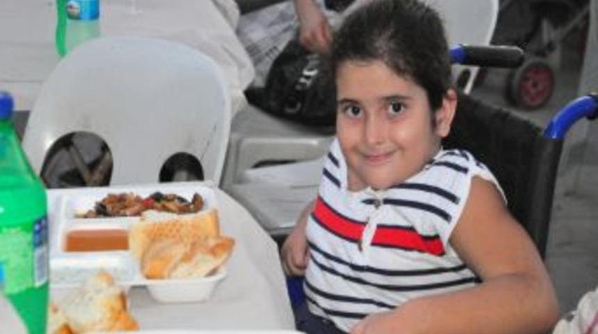 Fethiye&rsquo;de Ramazan Bereketi Sokaklara Taştı