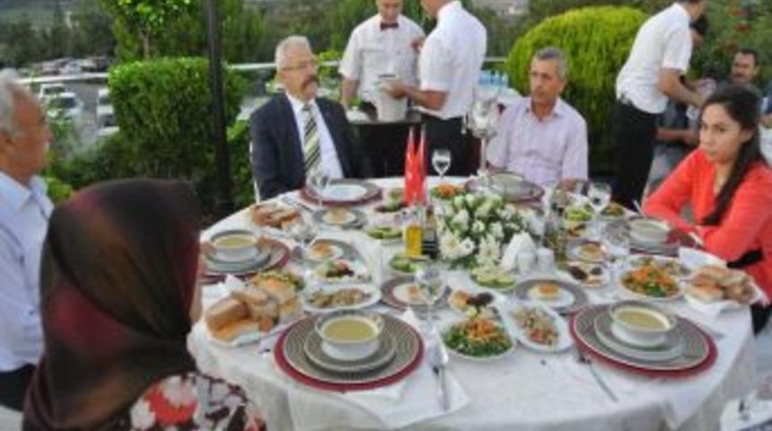 Cerrah: T&uuml;rk Milleti Vatanı I&ccedil;in Her Zaman Canını Vermeyi Bilir