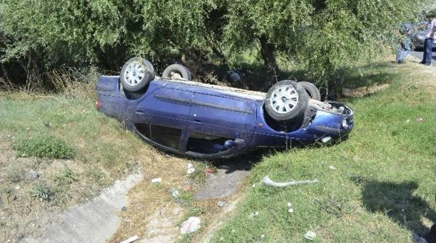 Kapaklı&rsquo;da Otomobil Takla Attı: 2 Yaralı