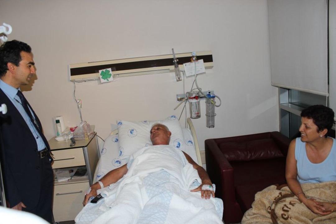 Gece Hastane Denetleyen Genel Sekreter, Hasta Yakınını Sakinleştirdi