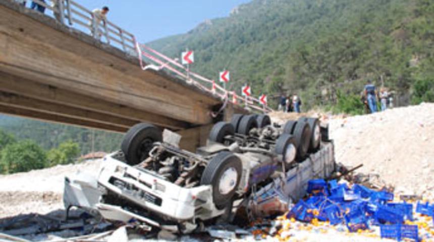 Otostop yapan &uuml;niversitelilerin acı sonu