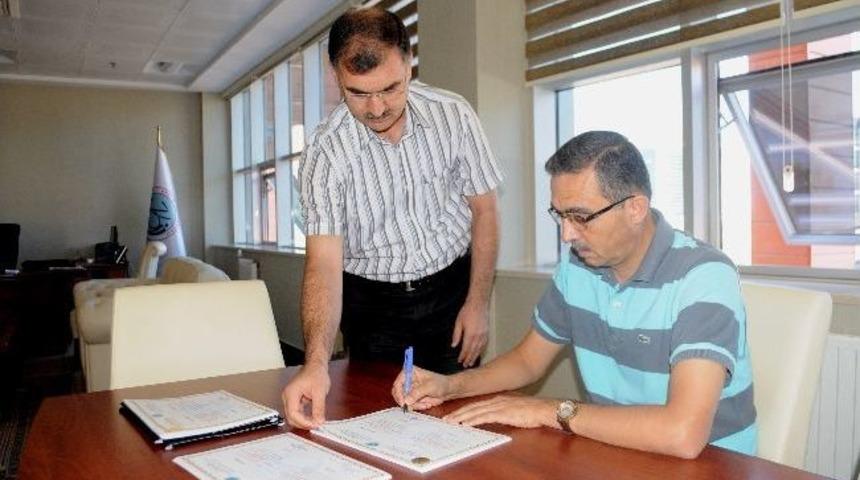 &Uuml;niversite&rsquo;de Diplomalar Hazır