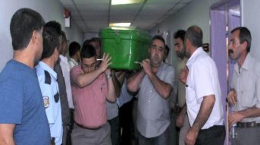 Roketle Vurulan Kahraman Gece Defnedildi