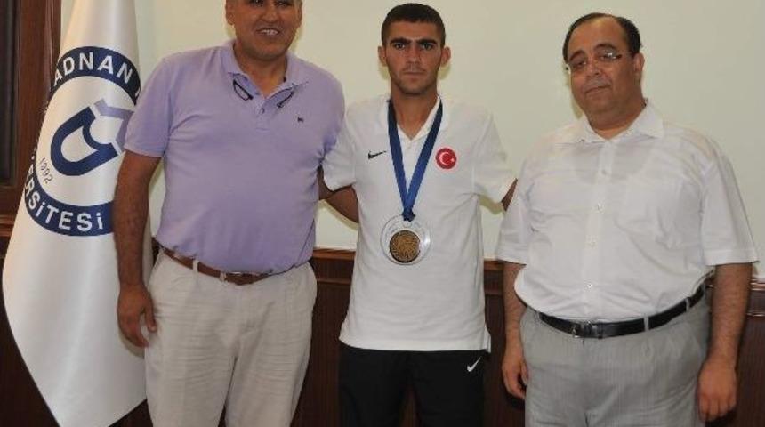 Ad&uuml; Besyo &Ouml;ğrencisi Tekal Avrupa &Uuml;&ccedil;&uuml;nc&uuml;s&uuml; Oldu