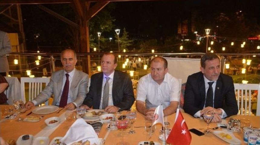 Bursa'da İş, Siyaset Ve Devlet Protokol&uuml;n&uuml; Buluşturan İftar