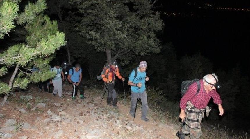 Seydişehirli Dağcılardan Mehtap Yürüyüşü