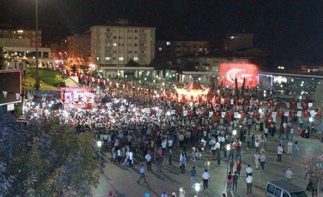 Gebze Kent Meydanı'nda Şiir Ve Duygu Dolu Ramazan Akşamı