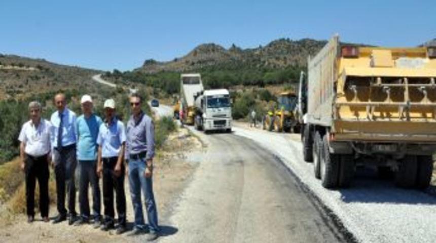 Manisa'da 360 Kilometrelik Yolun Asfaltlama &Ccedil;alışmaları Başladı