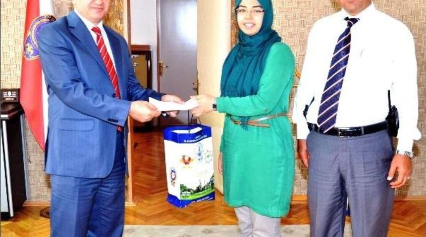 Lys&rsquo;de Derece Yapan Polis &Ccedil;ocuklarına &Ouml;d&uuml;l