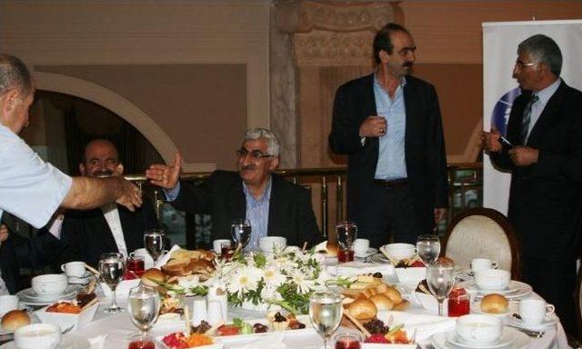 Daib tan Başarılı İhracat&ccedil;ılara Plaket 1