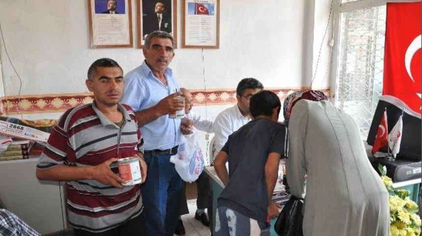 Kızılay&rsquo;ın Sorgun'da Dar Gelirlere Y&ouml;nelik Yiyecek Ve Para Yardımı S&uuml;r&uuml;yor
