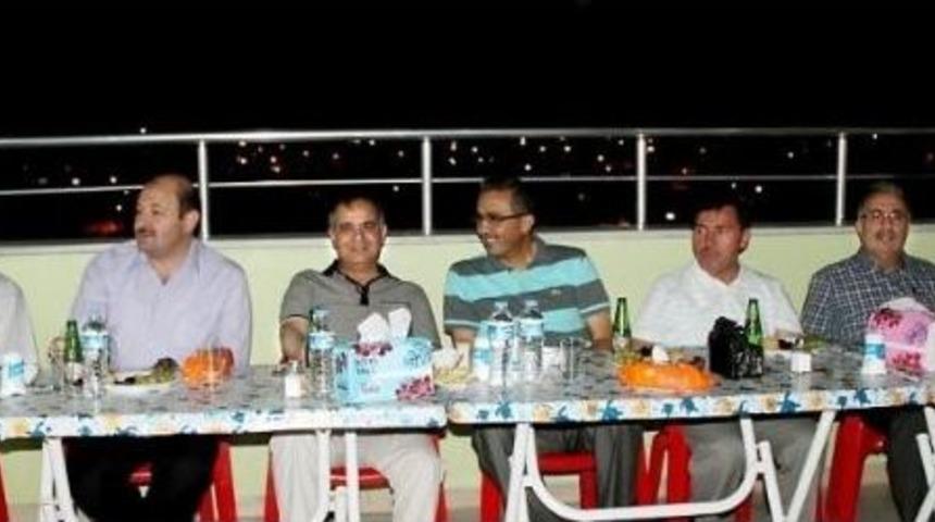 Final Dershanesi İftar Verdi