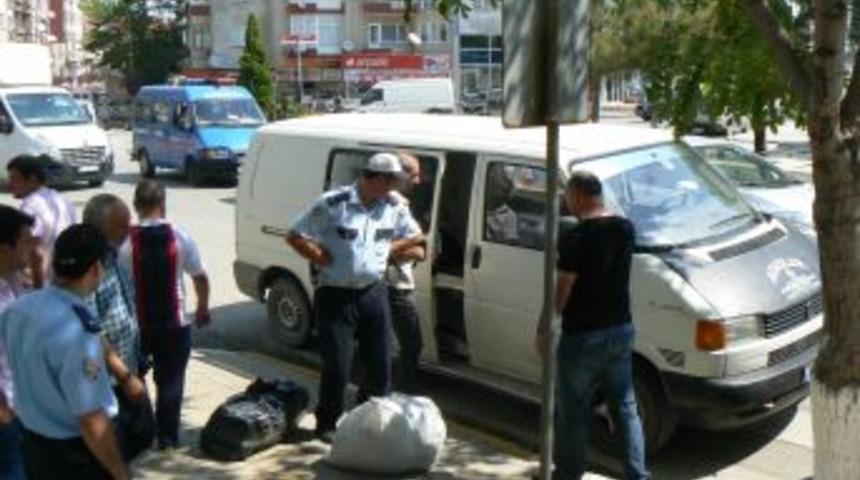 Keşan&rsquo;da Ka&ccedil;ak Cep Telefonu Ve K&uuml;rk Ele Ge&ccedil;irildi