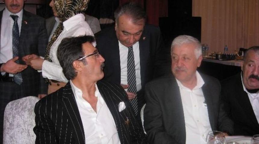 T&uuml;rk Basın Birliği&rsquo;nden, Bakanı Şahin&rsquo;e İftar S&uuml;rprizi