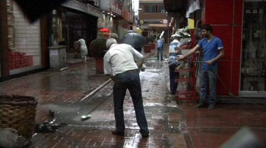 Kuyumcular &Ccedil;arşısı Sular Altında Kaldı