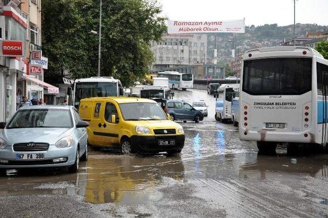 Kuyumcular Çarşısı Sular Altında Kaldı