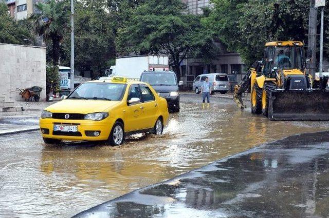 Kuyumcular Çarşısı Sular Altında Kaldı