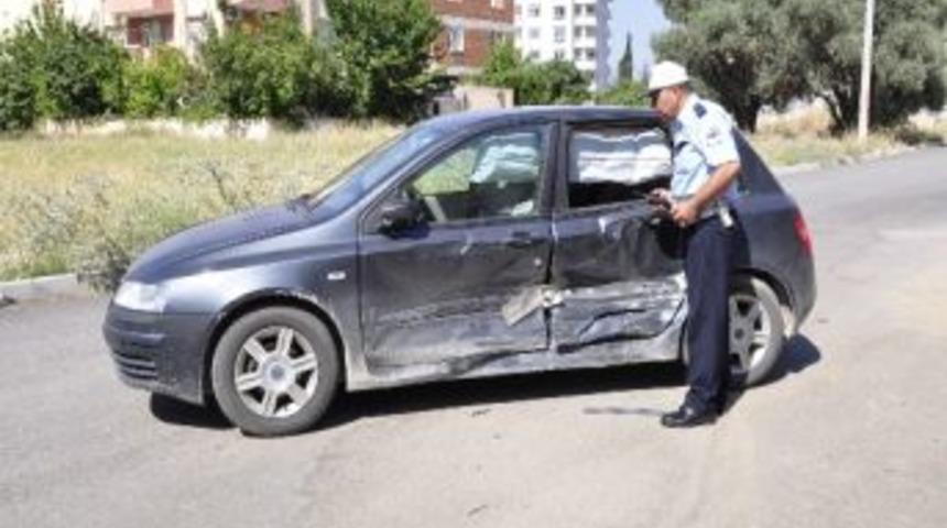 Kavşaktakı Kaza Ucuz Atlatıldı