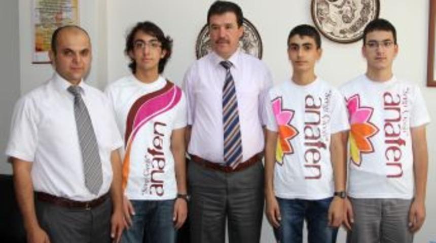 SBS&rsquo;de Başarılı Olan &Ouml;ğrenciler Milli Eğitim M&uuml;d&uuml;r&uuml;n&uuml; Ziyaret Etti