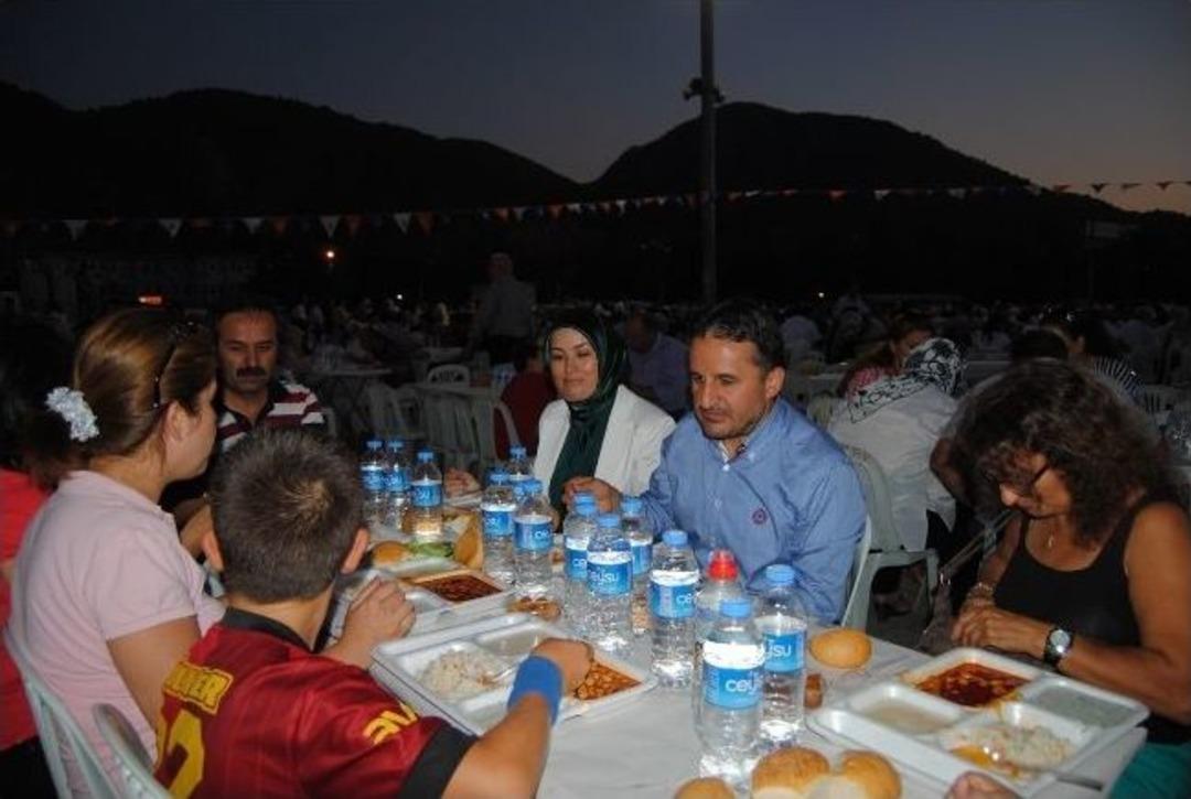 Fethiye Ak Parti&rsquo;den 5 Bin Kişilik İftar