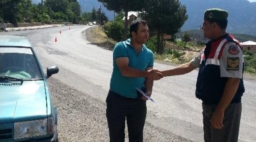 Adana&rsquo;da Jandarma S&uuml;r&uuml;c&uuml;leri Bilgilendirdi