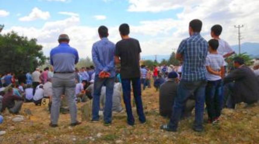 Kızılırmak&rsquo;ta boğularak yaşamını yitiren iki gen&ccedil; toprağa verildi