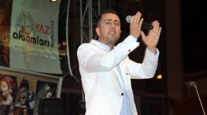 Buruciye Yaz Akşamlarında Sivaslı Sanat&ccedil;ılar Sahne Aldı