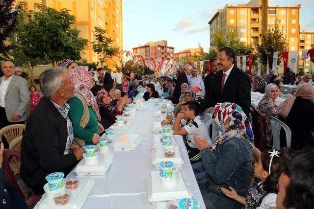 Şehitlerin Gölgesinde İftar Yapıldı