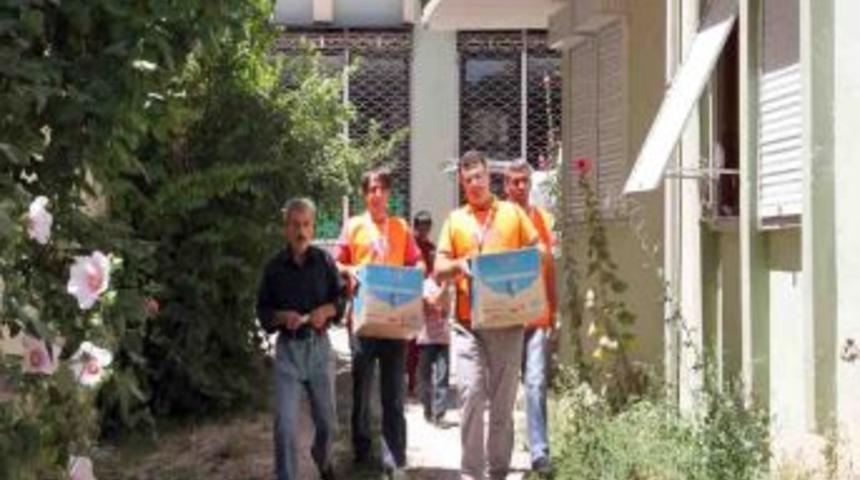 Kimse Yok Mu Antalya Şubesi Ramazan Yardımı Dağıttı