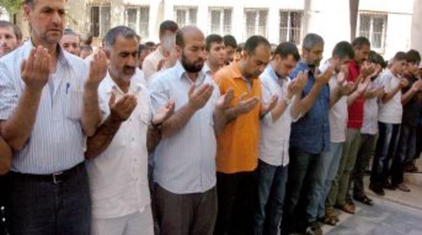 Mısır&rsquo;daki Olaylarda &Ouml;lenler I&ccedil;in Gıyabi Cenaze Namazı Kılındı