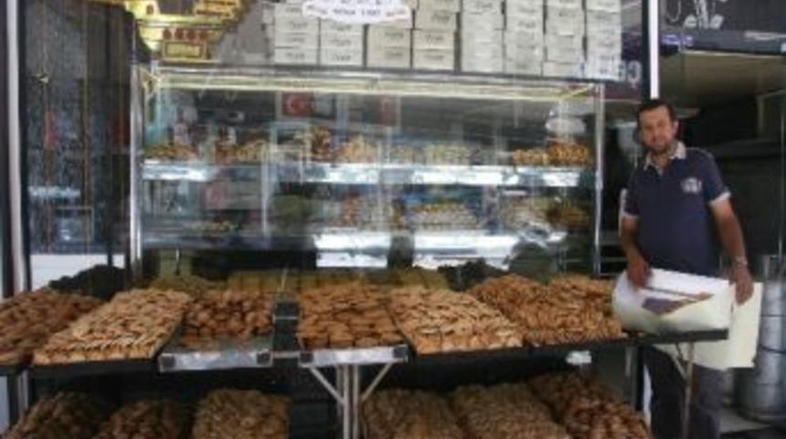 Bayramlık 'kahke' Ve 'gerebi&ccedil;ler' Tezgahlarda