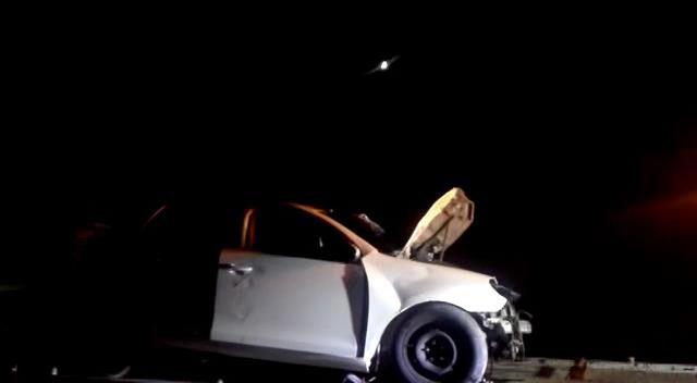 Birecik te iki otomobil kafa kafaya &ccedil;arpıştı: 2 &ouml;l&uuml;, 2 yaralı 2