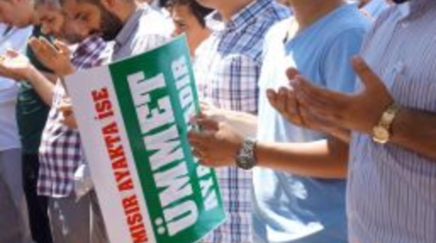 Adana'da Mısır'da &Ouml;lenler I&ccedil;in Gıyabi Cenaze Namazı Kılındı