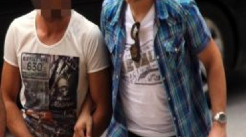 Ş&uuml;pheli Ara&ccedil;tan Esrar Maddesi &Ccedil;ıktı