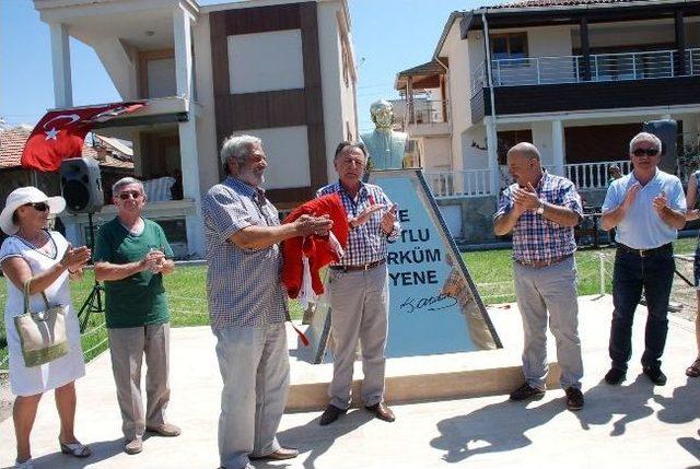 Didim Huzur Aile Sitesi'nde Atatürk Büstü Açılışı