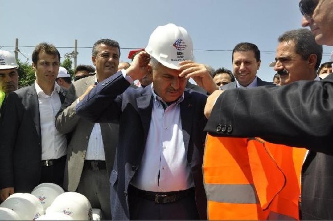 Bakan Yıldırım, İzban Hattı &Ccedil;alışmalarını İnceledi