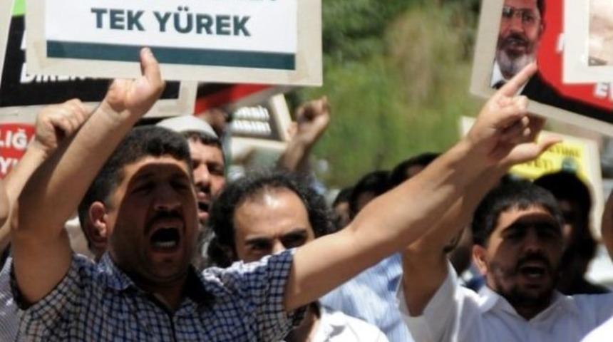 Mısır&rsquo;daki Katliam Diyarbakır&rsquo;da Protesto Edildi