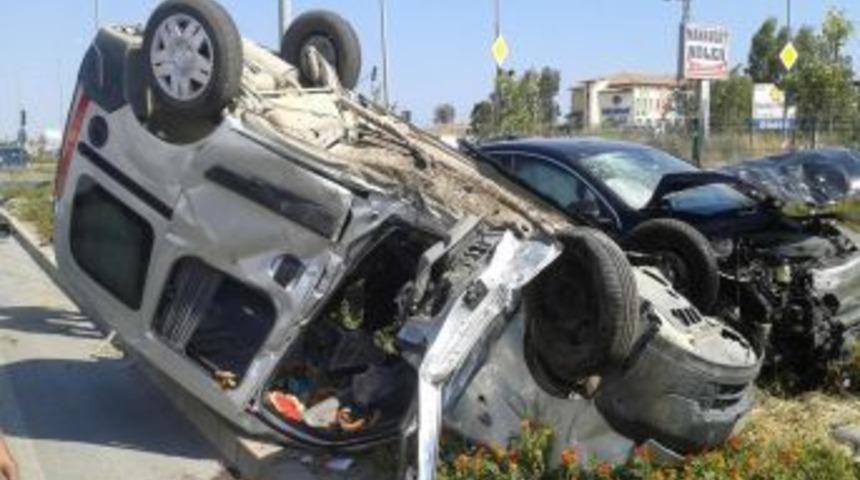 Manavgat&rsquo;ta Trafik Kazası: 3 Yaralı